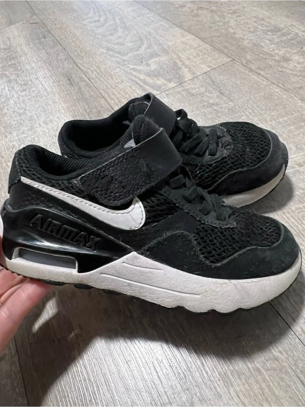 Kids Nike Black and White Athletic Sneakers Size 11C - Picture 8 of 8
